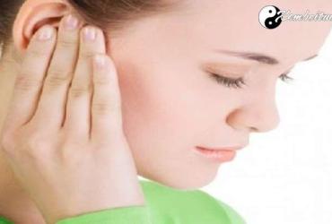 Giải mã hiện tượng nóng tai phải, tai trái là điềm báo gì?