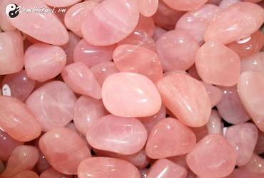 Bí Mật Kỳ Diệu Của Thạch Anh Hồng Trong Phong Thủy