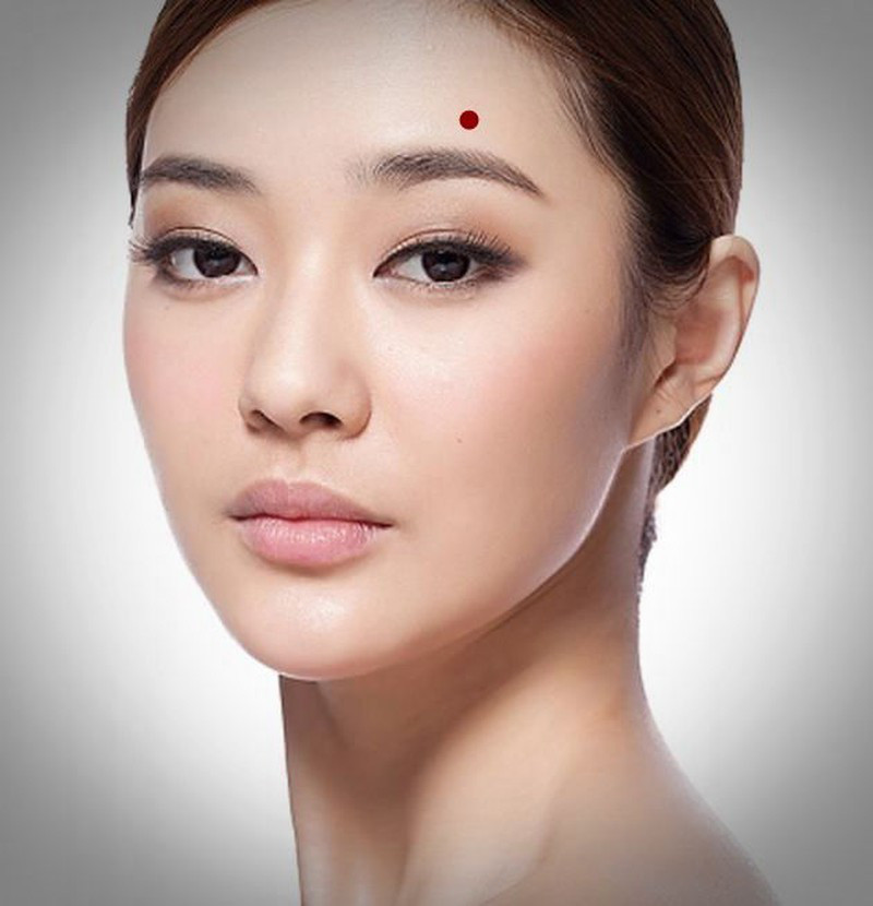 Có 4 nốt ruồi này, không giàu sang cũng phú quý SUỐT ĐỜI