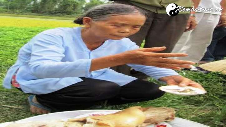 Lý giải về hiện tượng xem bói bằng phép "gieo quẻ âm dương"