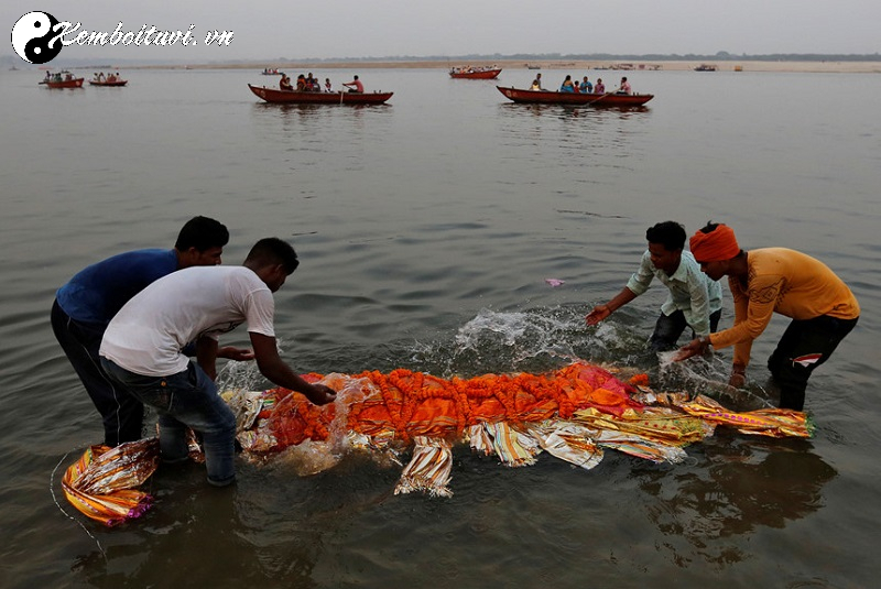 C&aacute;c H&igrave;nh Thức Mai T&aacute;ng Phổ Biến Tại Việt Nam