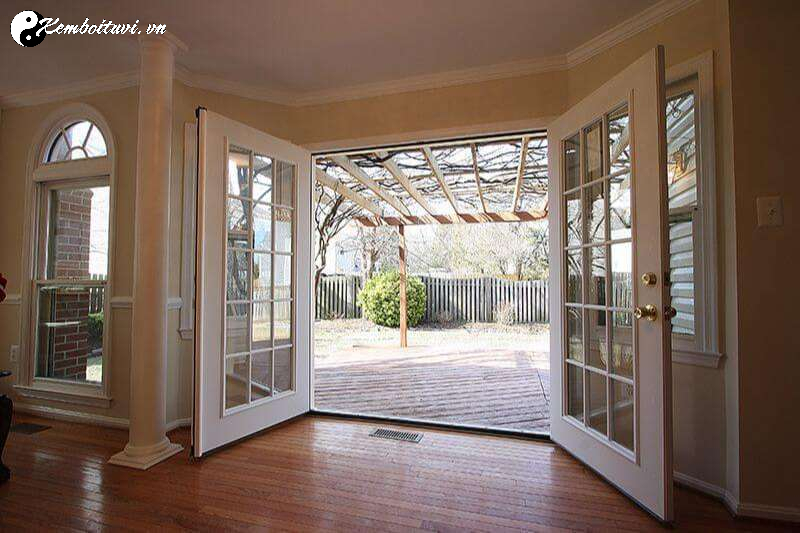 Hóa Giải Cửa Chính Và Cửa Hậu Thẳng Hàng: Bí Quyết Giữ Tài Lộc Cho Gia Đình