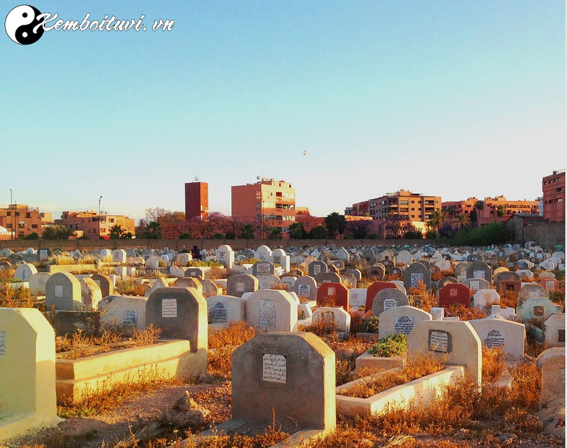 Nghĩa Trang Ở N&ocirc;ng Th&ocirc;n V&agrave; Th&agrave;nh Thị: Sự Kh&aacute;c Biệt V&agrave; Đặc Điểm Văn H&oacute;a